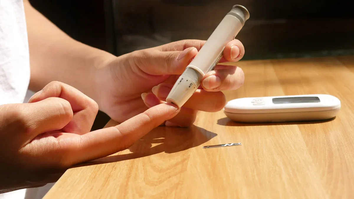 プラスチック製の JP スタイル耐熱シリンジを OEM 供給用にカスタマイズできますか?